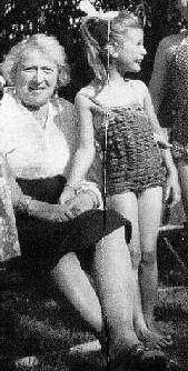 Gina_and_Grandma_Kate